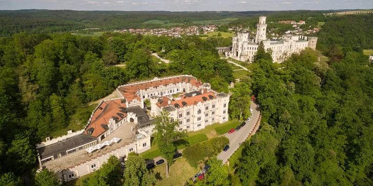 Romantika v Hluboké nad Vltavou: 4* zámecký hotel, luxusní wellness i večeře