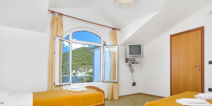 Apartmány na Hvaru: ubytování u moře v jedné z nejkrásnějších zátok Jadranu, mazlíčci vítání