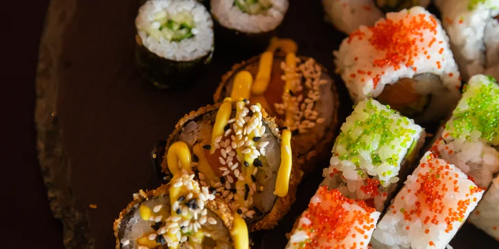 Napěchované sushi sety: 16–157 rolek i se salátem, polévkami či závitky