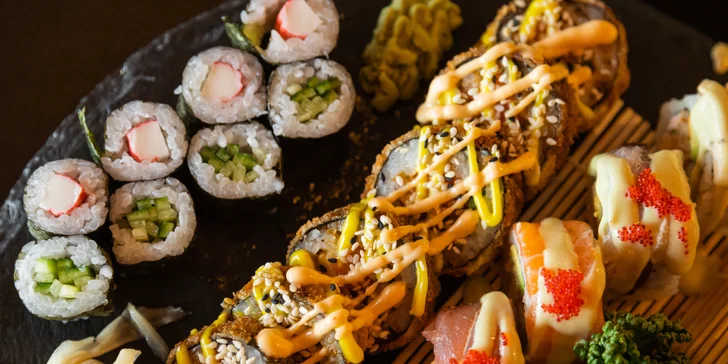 Napěchované sushi sety: 16–157 rolek i se salátem, polévkami či závitky