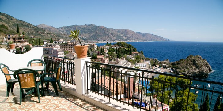 First minute dovolená na Sicílii: 4* hotel u pláže, strava dle výběru, bazén a pobyt pro 1 dítě zdarma