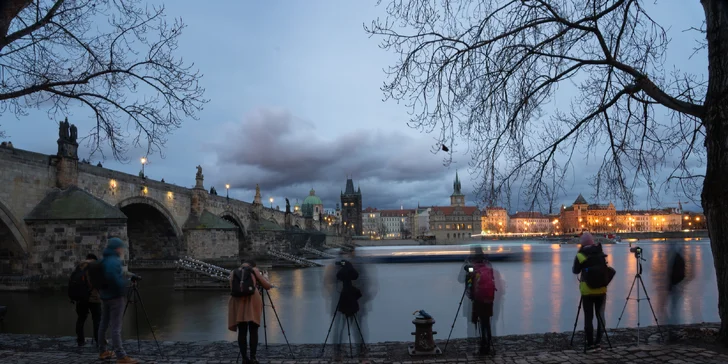 Kurz focení cestovatelské i noční fotografie nebo balíček se základy fotografování