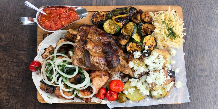 "Kebabí" degustační plato pro 2-4 osoby: šašlik, lula kebab, grilovaná zelenina i salsa