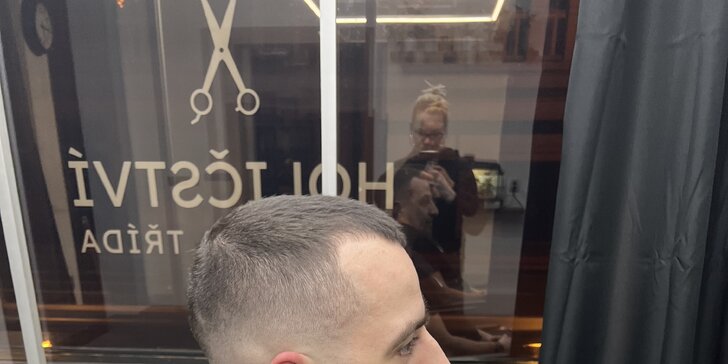 Barber střih vlasů a holení vousů i s kolínskou v centru Hradce Králové