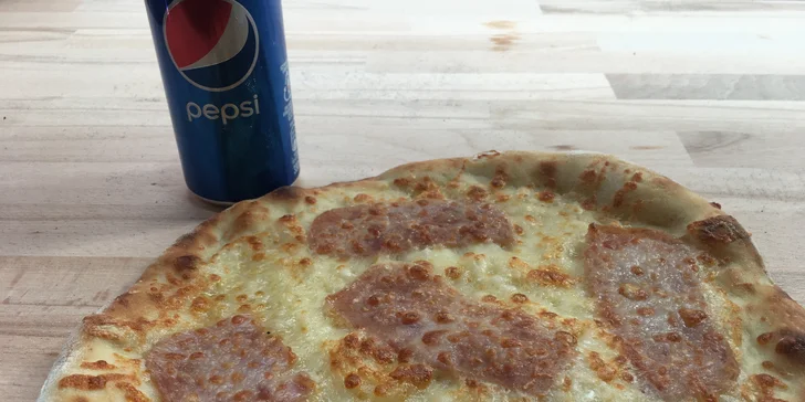 Libanonská pizza a nápoj pro 1 i 2 osoby: se zeleninou, sýrem i masem