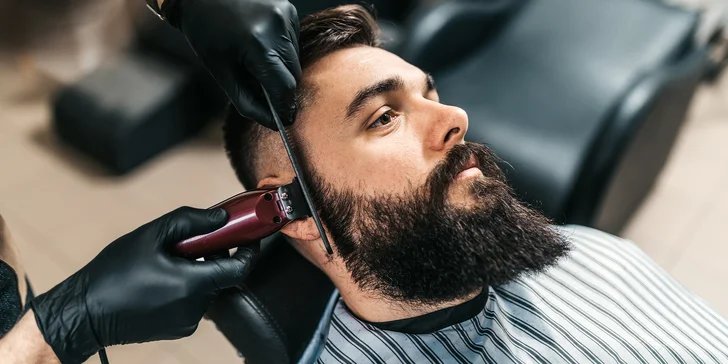 Barber střih vlasů a holení vousů i s kolínskou v centru Hradce Králové