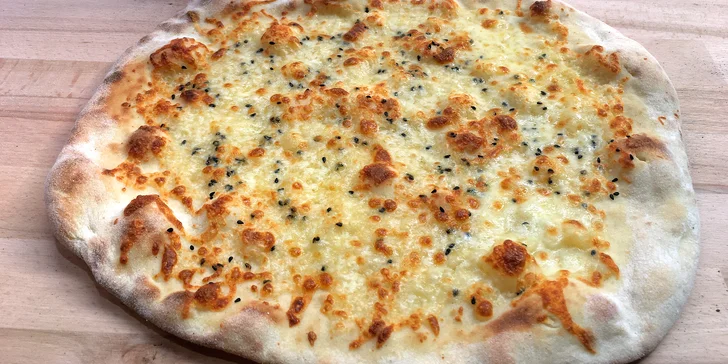 Libanonská pizza a nápoj pro 1 i 2 osoby: se zeleninou, sýrem i masem