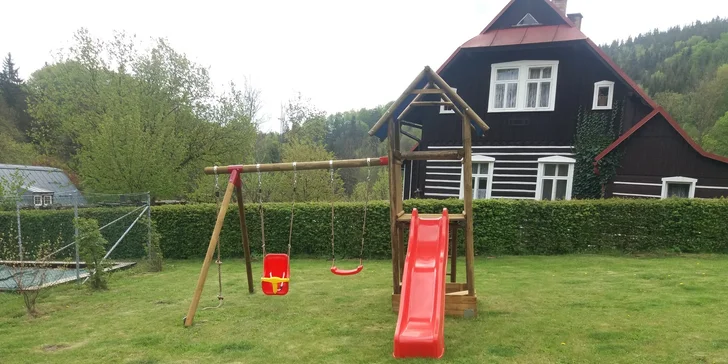 Pobyt v krkonošském penzionu pro páry i rodiny se snídaní či polopenzí