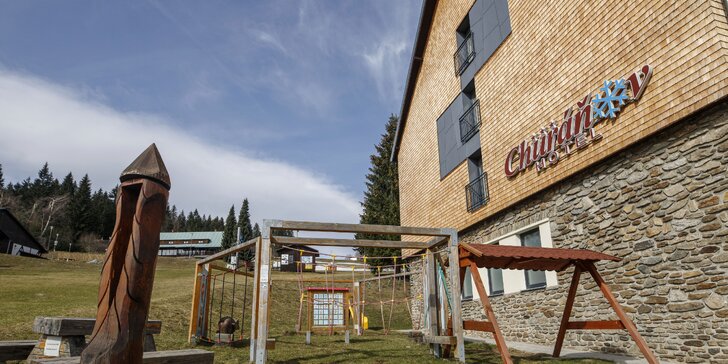 Aktivní pobyt na Šumavě: zrekonstruovaný hotel s polopenzí, wellness a masáž, sport i výlety