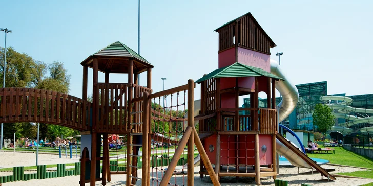 Wellness pobyt: polopenze, neomezený vstup do aquaparku i zábavního centra pro děti a dospělé