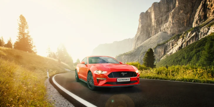 Pronájem Fordu Mustang GT na 12 i 72 hodin: pětilitrový motor, osm válců, 449 koní pod kapotou