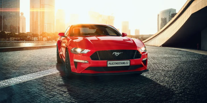 Pronájem Fordu Mustang GT na 12 i 72 hodin: pětilitrový motor, osm válců, 449 koní pod kapotou