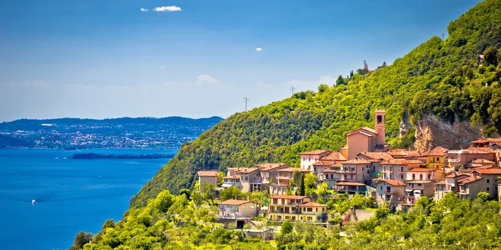 Dovolená v Tignale u Lago di Garda: polopenze, bazén a vstupenky i slevy na atrakce