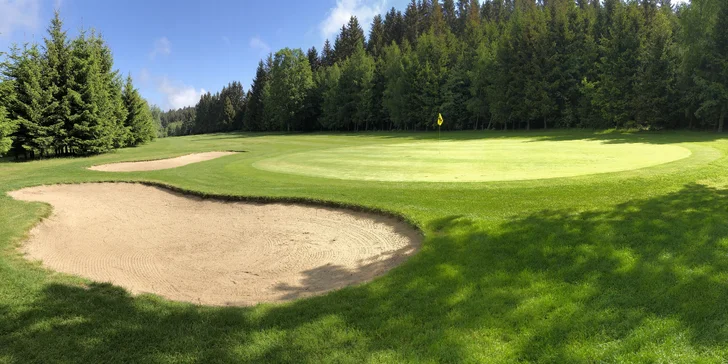 Pobyt v golfovém resortu na Drahanské vrchovině: snídaně, wellness i neomezený vstup na golf