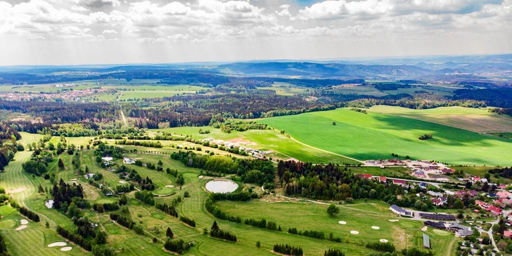 Pobyt v golfovém resortu na Drahanské vrchovině: snídaně, wellness i neomezený vstup na golf