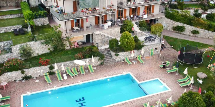 Dovolená v Tignale u Lago di Garda: polopenze, bazén a vstupenky i slevy na atrakce