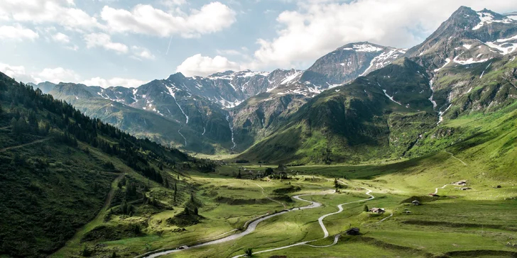 Pobyt v srdci Hofgasteinu: polopenze, sauna, lekce jógy i Gastein Card se slevami na lanovky, do termálů aj.