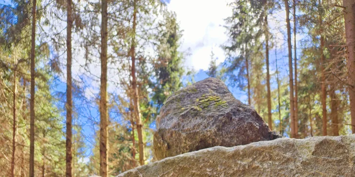 Chaloupky v Pekle Čertovina: polopenze, bazén a sleva na vstup do Pohádkové vesničky