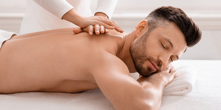 Hodina relaxace na masáži: relaxační nebo sportovní masáž