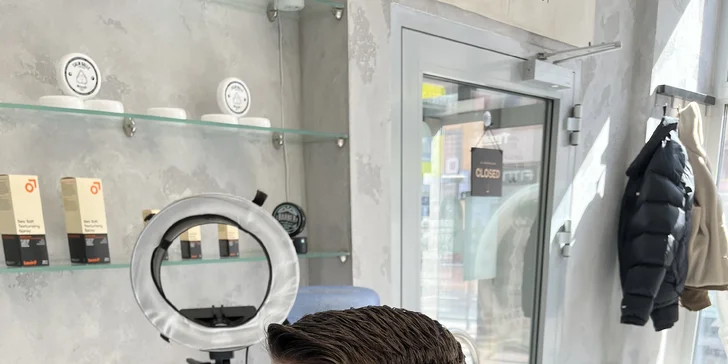 Stříhání vlasů, úprava vousů i full servis v barbershopu od Romana