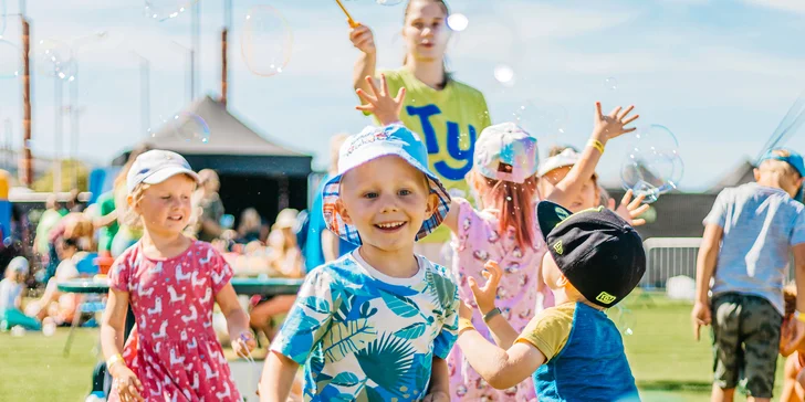 Vstupenka na dětský festival Fesťáček: Fíha Tralala i skákací hrady a animátoři