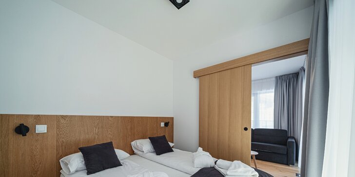 Dovolená v moderním hotelu v Zakopaném: privátní wellness, možnost snídaní i apartmán s balkonem nebo terasou