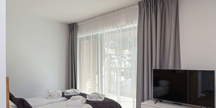 Dovolená v moderním hotelu v Zakopaném: privátní wellness, možnost snídaní i apartmán s balkonem nebo terasou