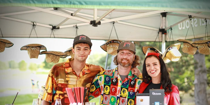 Vstup na festivaly prémiového alkoholu a jídla: Rumové léto nebo Spirits Fest