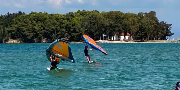 Kurzy wing-boardingu na suchu i na vodě: od 2hod. kurzu až po 6denní v cizině