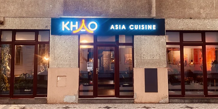 3chodové menu v asijské fusion restauraci u Anděla: smažené krevety, nudle, závitky, soté i jiné mňamky