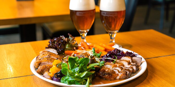 Oběd či večeře v opavské Plzeňce pro dva: hora masa, nálož příloh i pivní speciály na zapití