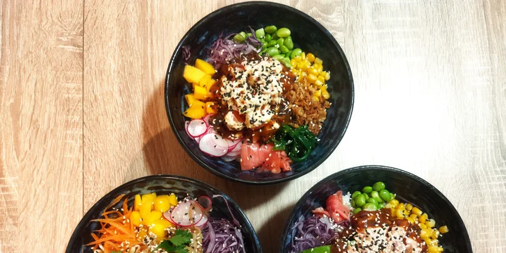 Vinohradská Havaj: poke bowl s kuřetem, lososem, krevetami, hovězím masem i vege