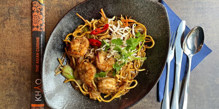 3chodové menu v asijské fusion restauraci u Anděla: smažené krevety, nudle, závitky, soté i jiné mňamky