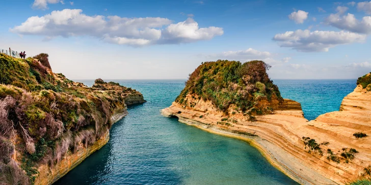 Korfu, Lefkada a Meteora: ubytování na 7 nocí s polopenzí, letenky i transfery v ceně