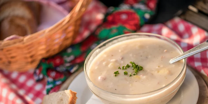 Valašská kyselice s chlebem a borůvkové knedlíky s tvarohem pro 2 osoby