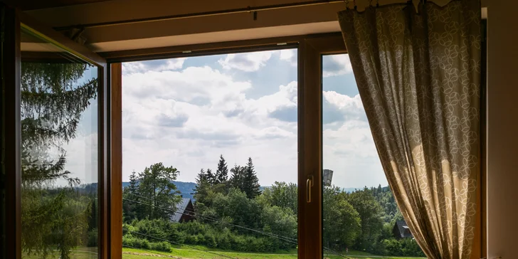 Valašská kyselice s chlebem a borůvkové knedlíky s tvarohem pro 2 osoby