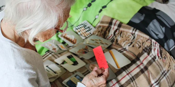 Aby znovu našli slova: podpořte péči klinických logopedů u ležících afatiků, kterým poškození mozku vzalo řeč i pohyb
