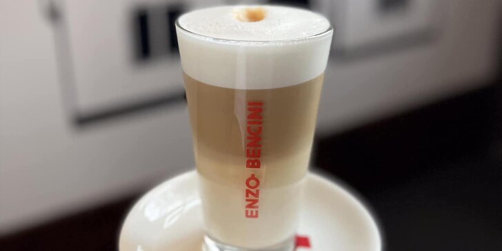 Sladká pauza na zámku: káva dle výběru a crème brûlée či lívance pro 1 nebo 2 osoby