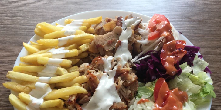 Hovězí či kuřecí kebab v chlebu i tortille, velký box i celé menu s hranolky a nápojem