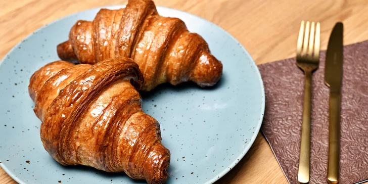 Snídaně ve francouzském stylu pro 1 i 2 osoby: slané či sladké toasty, káva či čaj, pomerančový fresh