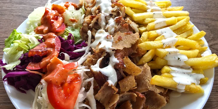 Hovězí či kuřecí kebab v chlebu i tortille, velký box i celé menu s hranolky a nápojem