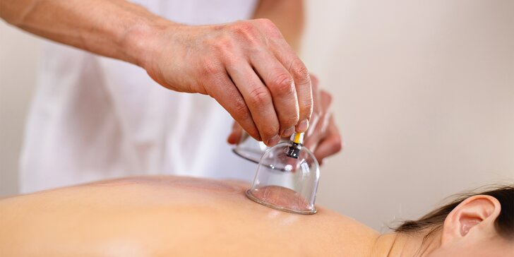 Speciální masáže: náprava zad díky Dornově metodě, antistresová či Breussova masáž nebo baňkování