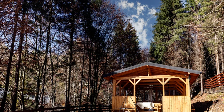 Polské Beskydy se vší parádou: moderní domek s vířivkou, saunou i bazénem a dětský zábavní park