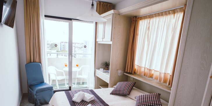 Italské Jesolo: hotel přímo u pláže, pokoj s balkónem a polopenze, dítě do 6,9 let zdarma