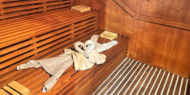 Dvě hodiny uvolnění ve dvou: párová thajská aromatická masáž a privátní finská sauna