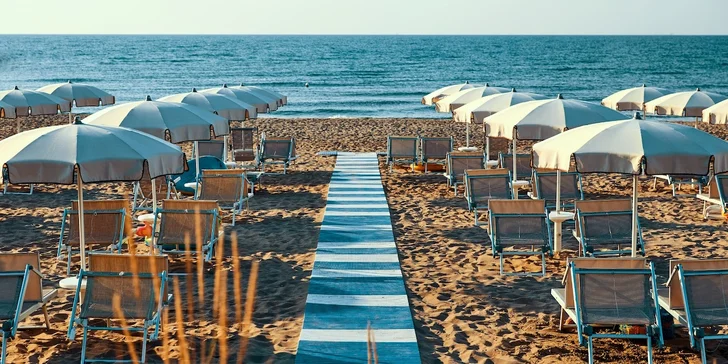 Italské Jesolo: hotel přímo u pláže, pokoj s balkónem a polopenze, dítě do 6,9 let zdarma