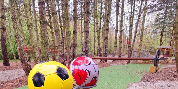 Zábavný fotbalgolf: jedna hra o 18 jamkách pro děti i dospělé