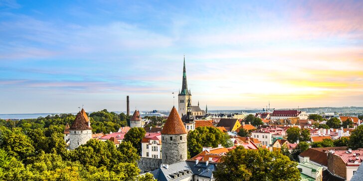 Tallinn, hlavní město Estonska: ubytování ve 4* hotelu se snídaní, exkurze s průvodcem i transfer z letiště