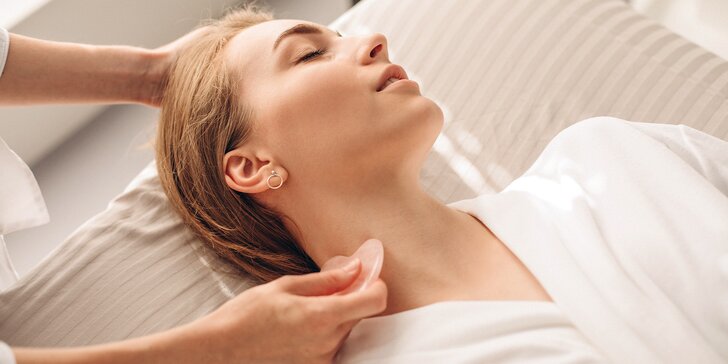 Křišťálová masáž: relaxační masáž obličeje, krku a dekoltu pomocí krystalů