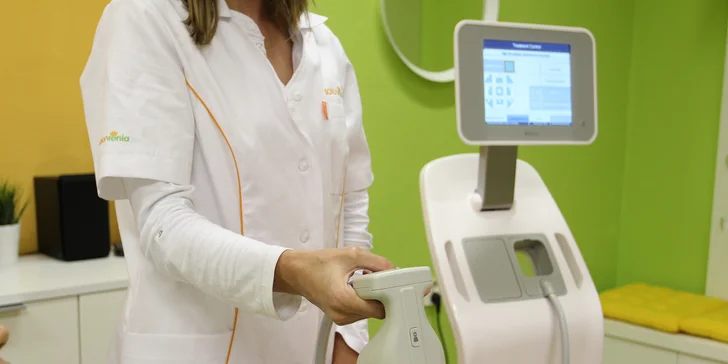 Neinvazivní liposukce modrým laserem: 1–5 ošetření vybrané oblasti